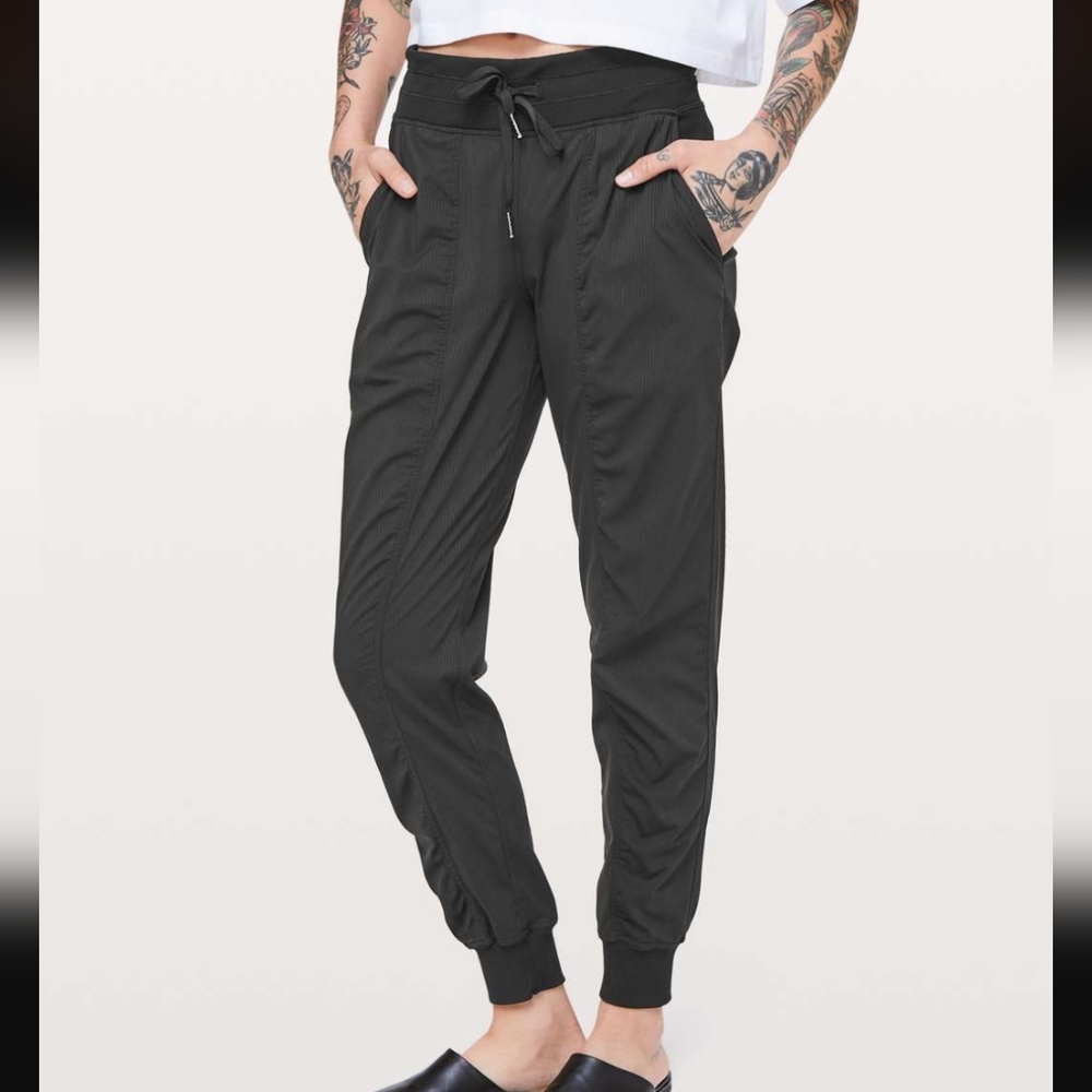 Lululemon - Dance Studio Jogger in Black